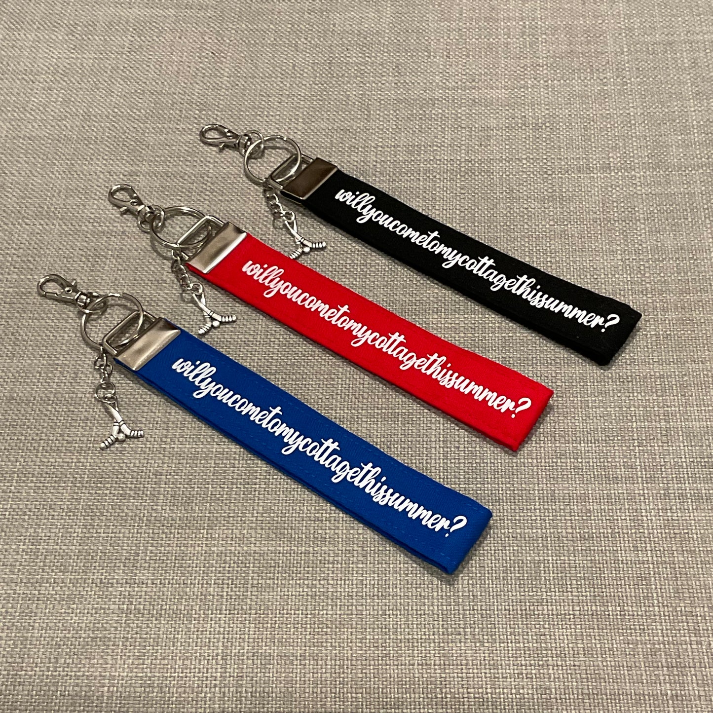 HR cottage fabric wristlet keychain